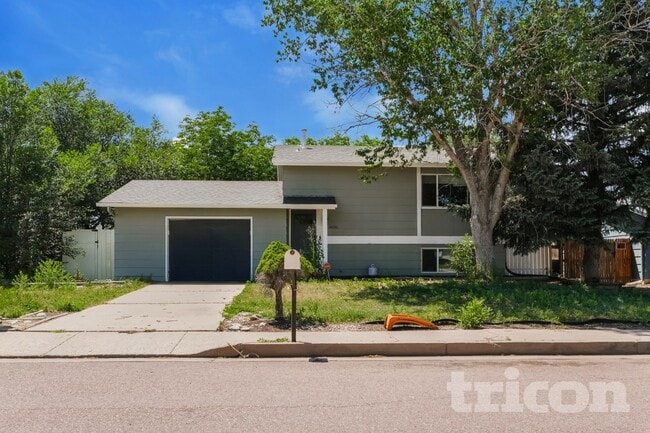 Building Photo - 6650 Brook Forest Dr