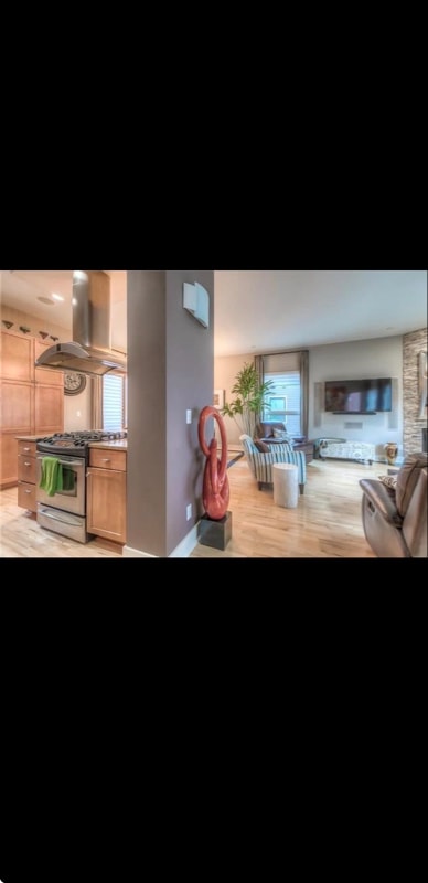 Photo - 4547 Washington St