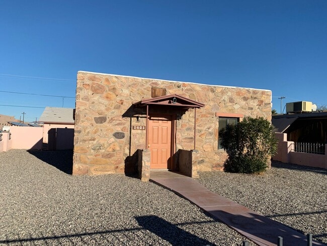 Photo - FULL TIME RENTAL 2 Bedroom, 1 Bath in Park...