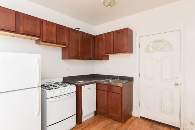 Photo - 3832 N Fremont St Unit E3