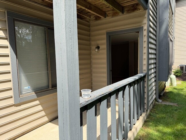 Photo - 5518A Aberdeen Dr