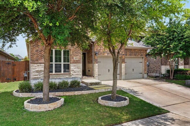 Photo - 209 Lacey Oak Lp