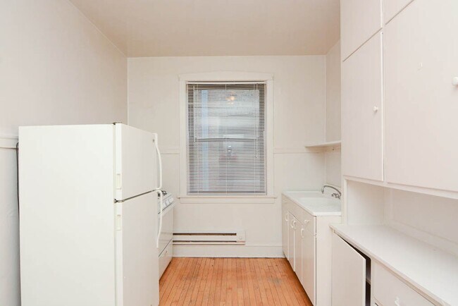 Photo - 1028 Dempster St Unit E3