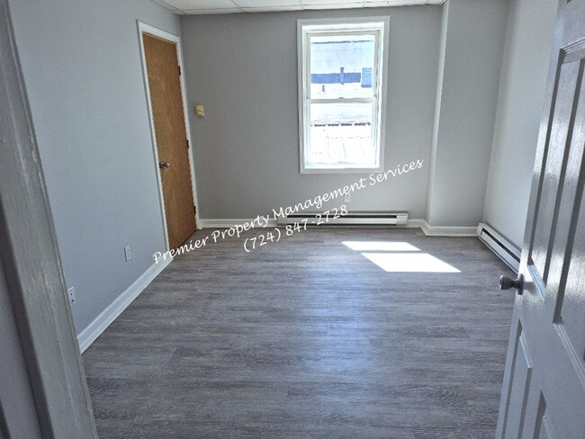 Photo - 542 Midland Ave