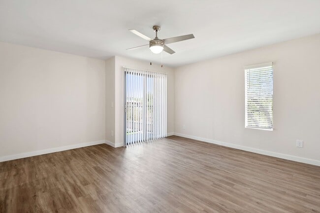 2BR, 2BA - 1,239SF - Primary Bedroom