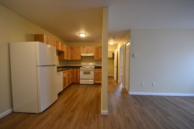 Photo - Marshfield Apartments Unit 103