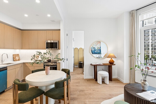2BR, 2BA - 650SF - Living Room - Bower