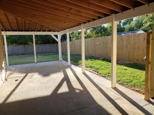 Photo - 2584 Greenup Rd