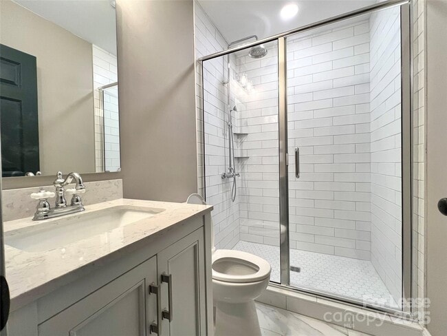 Photo - 140 W Mountain St Unidad 200