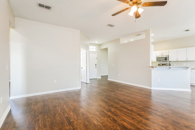 Photo - 6033 Live Oak Dr