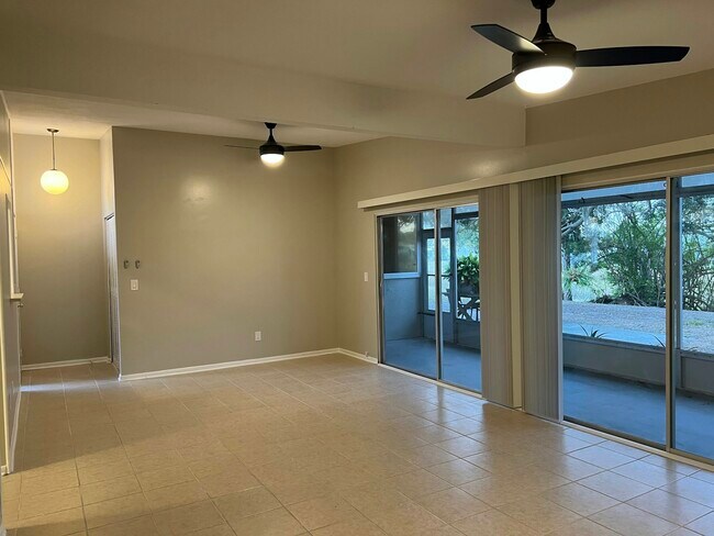 5711 Gallatin Ln