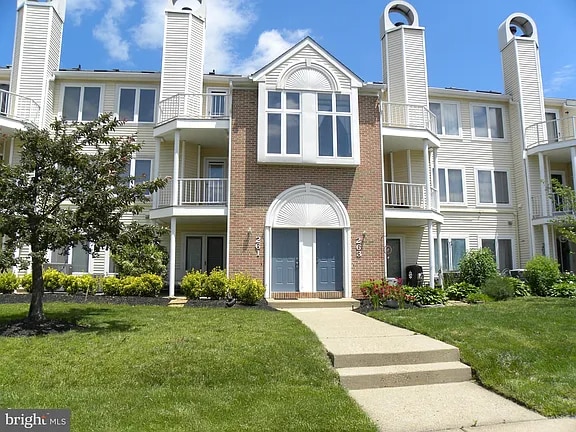 Photo - 261 Devon Way