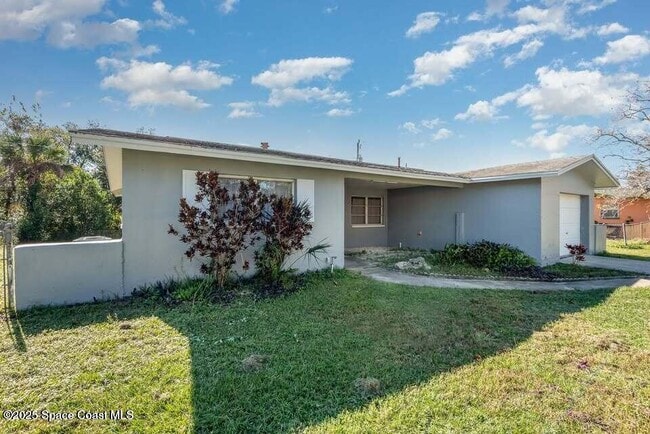 Photo - 2425 Heritage Dr