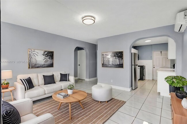 Photo - 2456 NW 6th St
