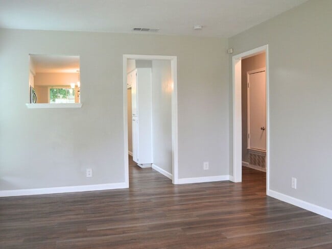 Photo - 12400 Tree Line Dr Unidad A