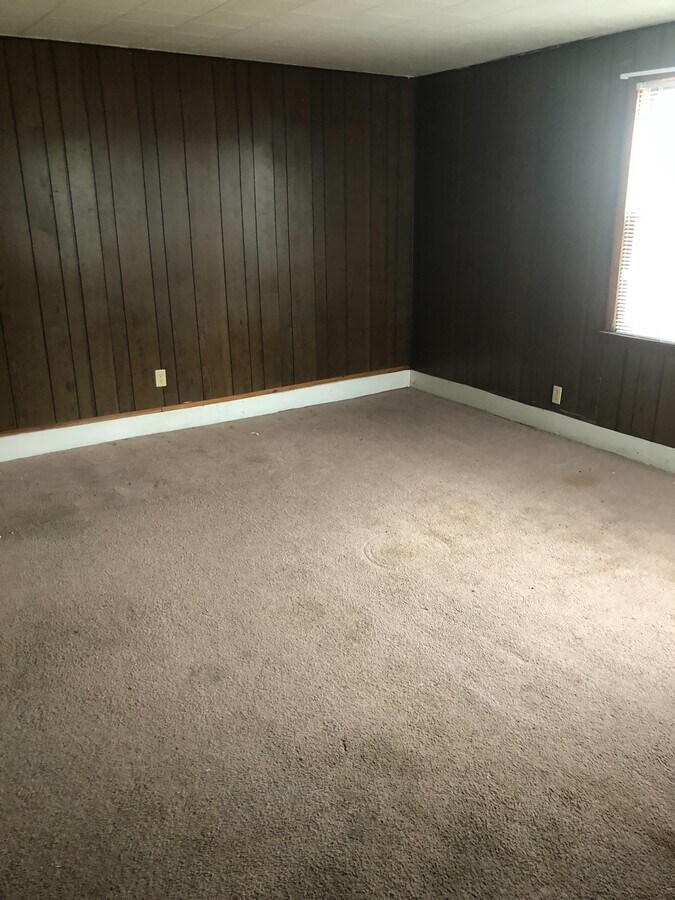 Bedroom - 912 S Market St Unit 912.5