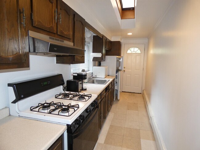 Photo - 936 Willow Ave