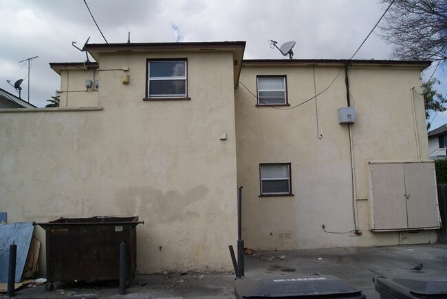 2360 Cedar Ave
