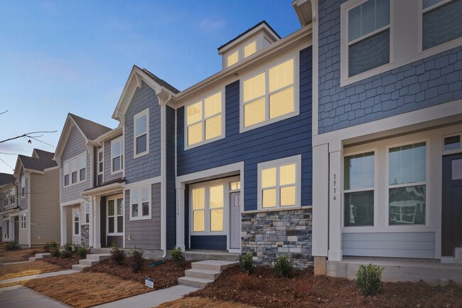 Charming Brand New 3BR Townhome in Belmont - Charming Brand New 3BR Townhome in Belmont