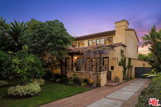 Photo - 2223 Cloverfield Blvd