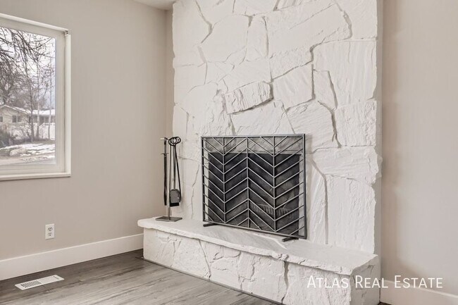 Photo - 1008 E 400 S