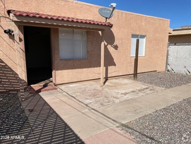 Building Photo - 585 W 20th Ave Unit 4 Rental