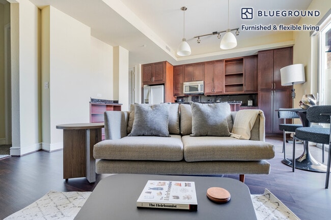 Building Photo - 214 Barton Springs Rd Rental