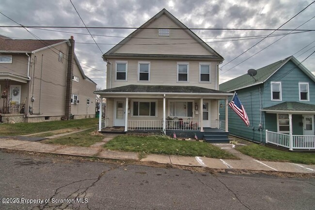 Building Photo - 19 W Bergh St Rental