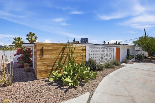 Photo - 701 Canosa Ave