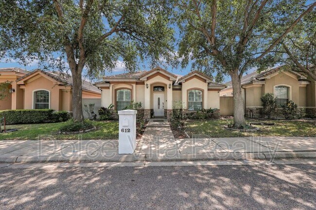 Photo - 612 E Thornhill Ave