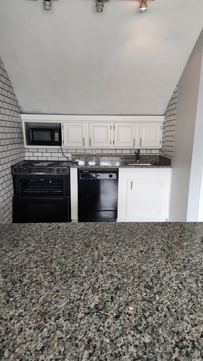 99 Beverly Rd Apartment Unit 3 West Hartford, CT