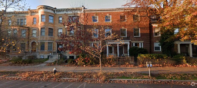 Building Photo - 1728 Beacon St Rental