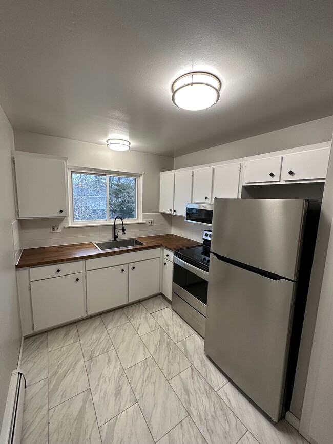 Photo - Legacy on Oakland