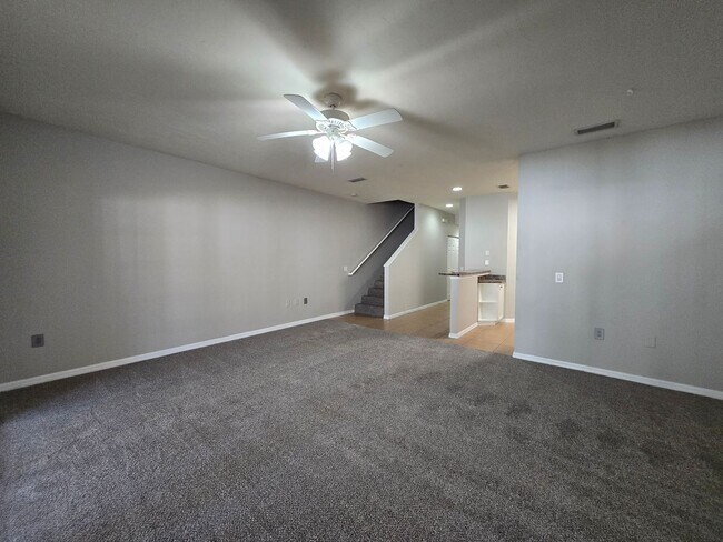 Photo - 2 Bed / 2.5 Bath Townhome with Upstairs Office/Sitting Area – Eagle Trace