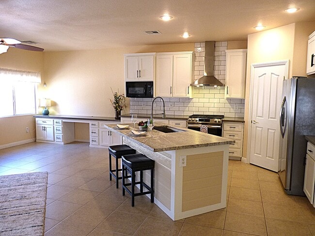 Photo - 81 Dow Jones St