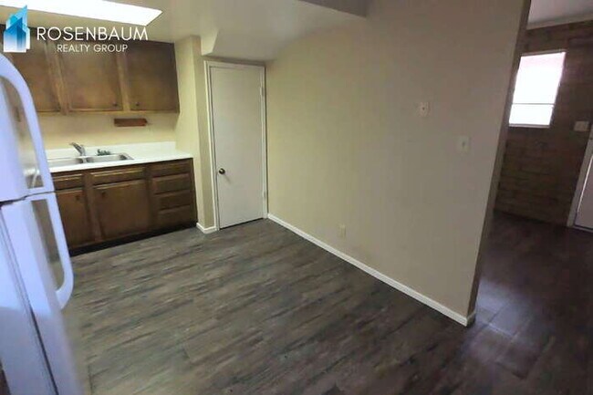 Photo - 905 S Ash Ave Unidad 1