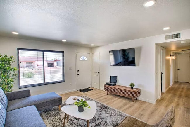 Photo - 1233 E Marny Rd