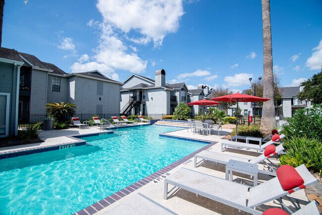 Building Photo - Green Tree Place