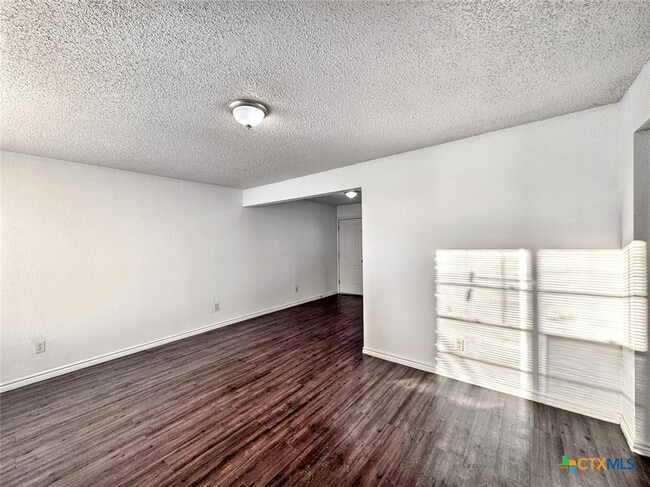 Photo - 742 Martindale Rd