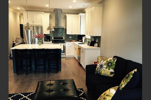 Photo - 4 bedroom in Chicago IL 60657 Unit 1E