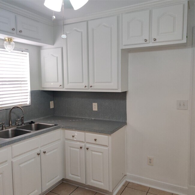 Photo - 919 Oak Meadows St