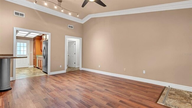 Photo - 1800 Poinsettia Ave
