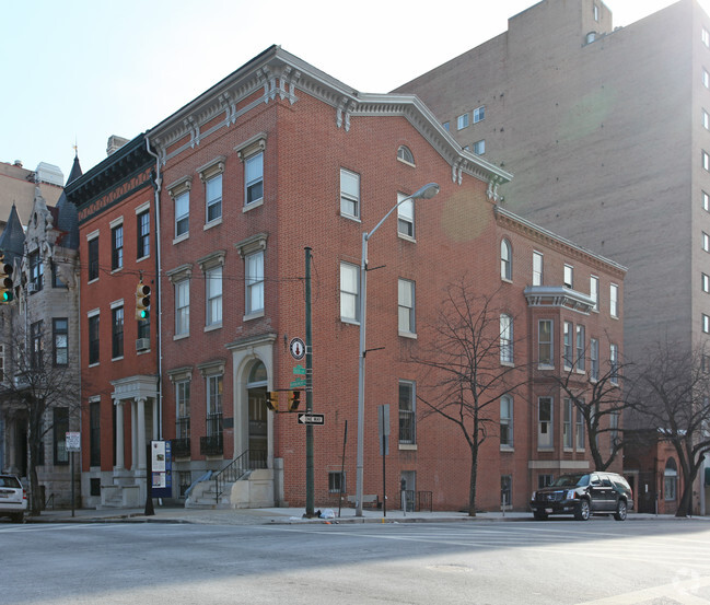 Photo - 115 W Monument St Apartments