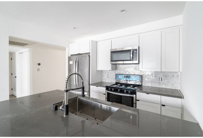 Photo - 3168 Wabash Ave