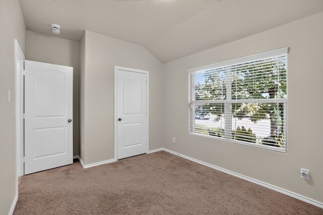 Photo - 633 River Rock Rd