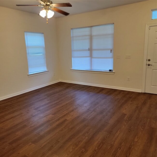 Photo - 322 7th Ave N