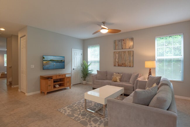 Photo - 108 Canterbury Pl