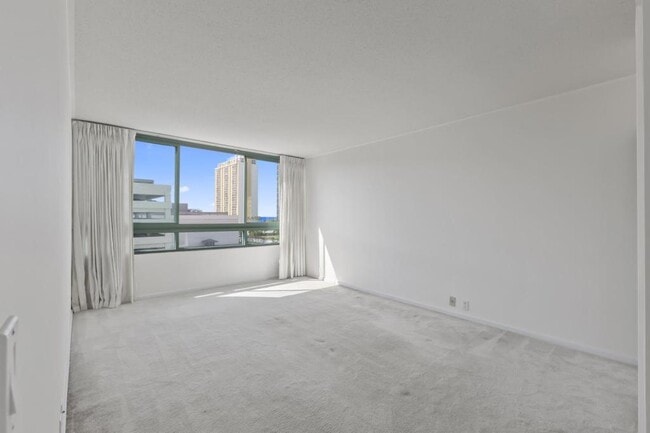 Building Photo - 1341 Kapiolani Blvd