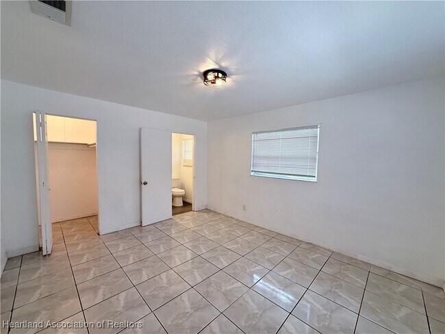 Photo - 620 Lake Groves Rd NW