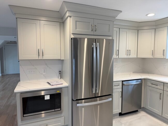 Kitchen - 18 S Main St Unit 2F